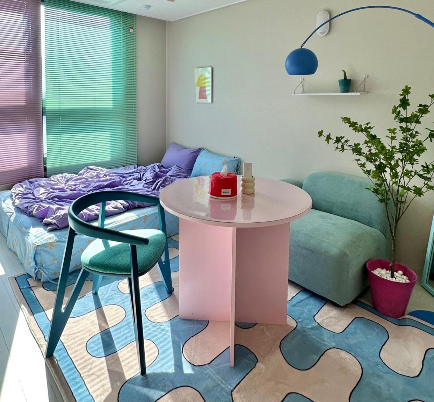 Dongseongro Meomoom Apartment Daegu Room photo