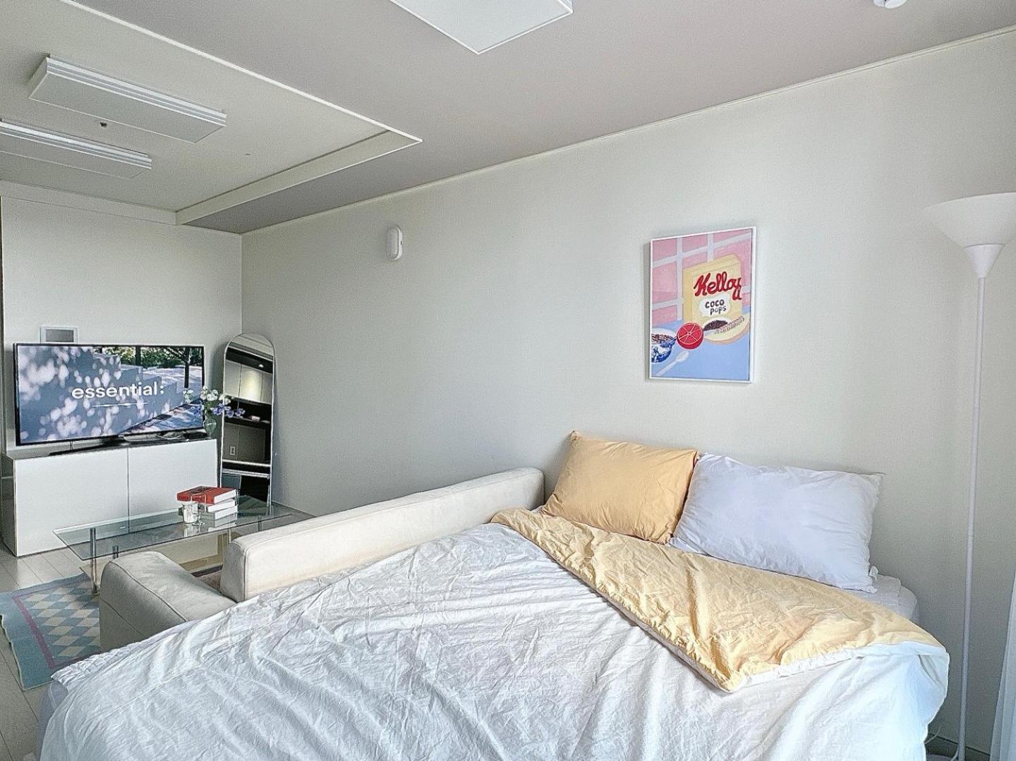 Dongseongro Meomoom Apartment Daegu Room photo