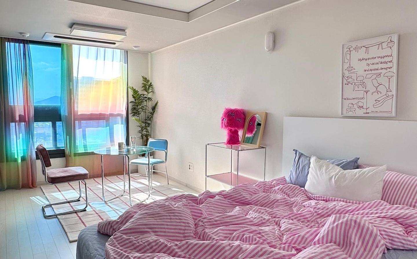Dongseongro Meomoom Apartment Daegu Room photo