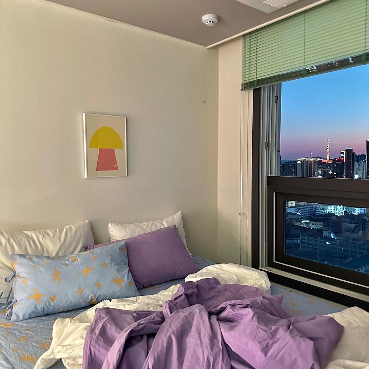 Dongseongro Meomoom Apartment Daegu Room photo