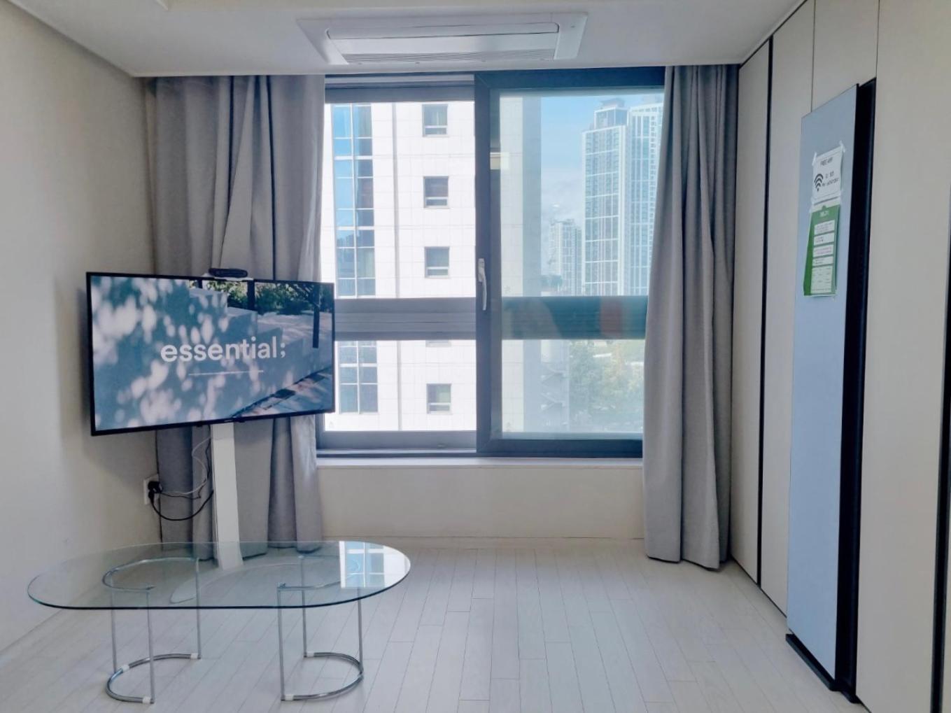 Dongseongro Meomoom Apartment Daegu Room photo