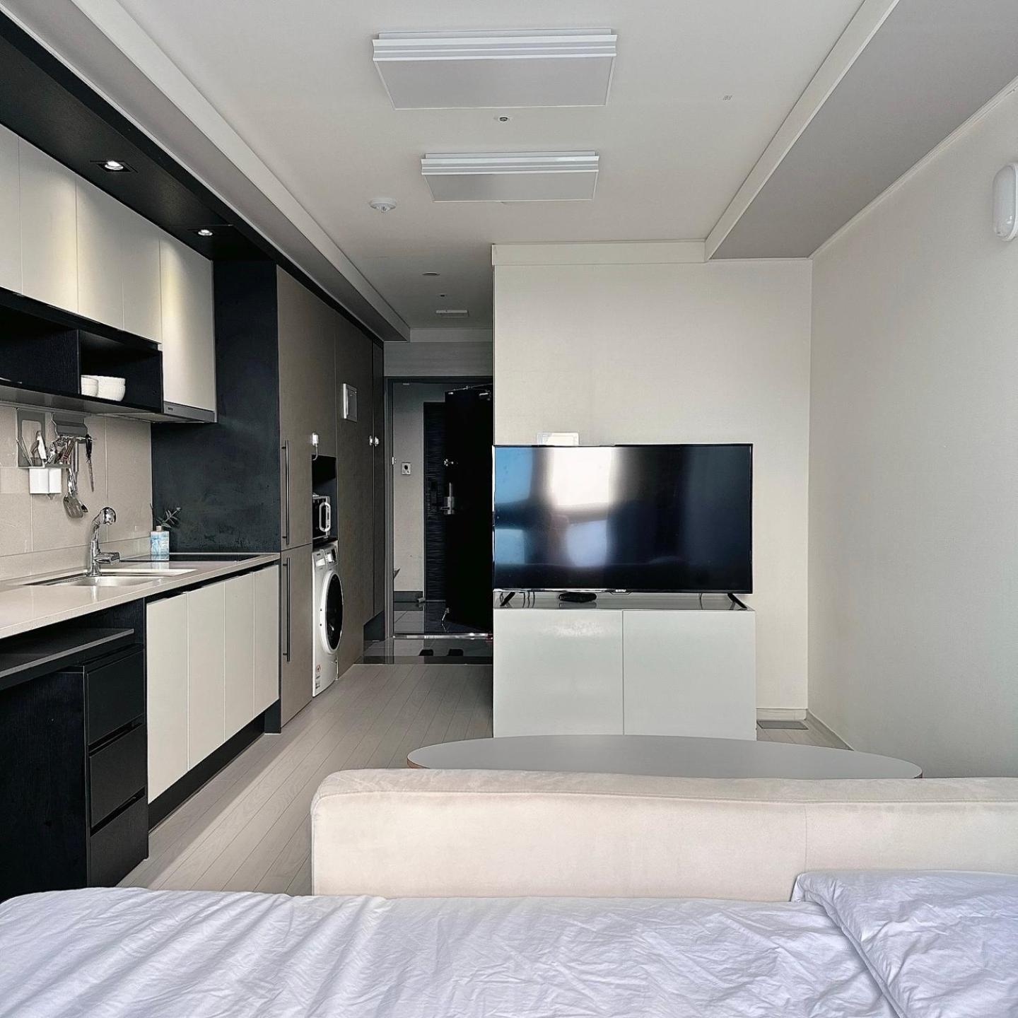 Dongseongro Meomoom Apartment Daegu Room photo